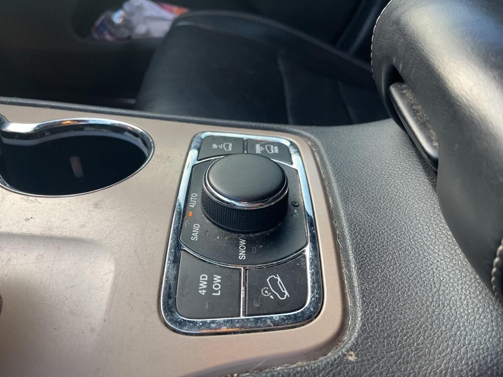 used 2014 Jeep Grand Cherokee car, priced at $9,999