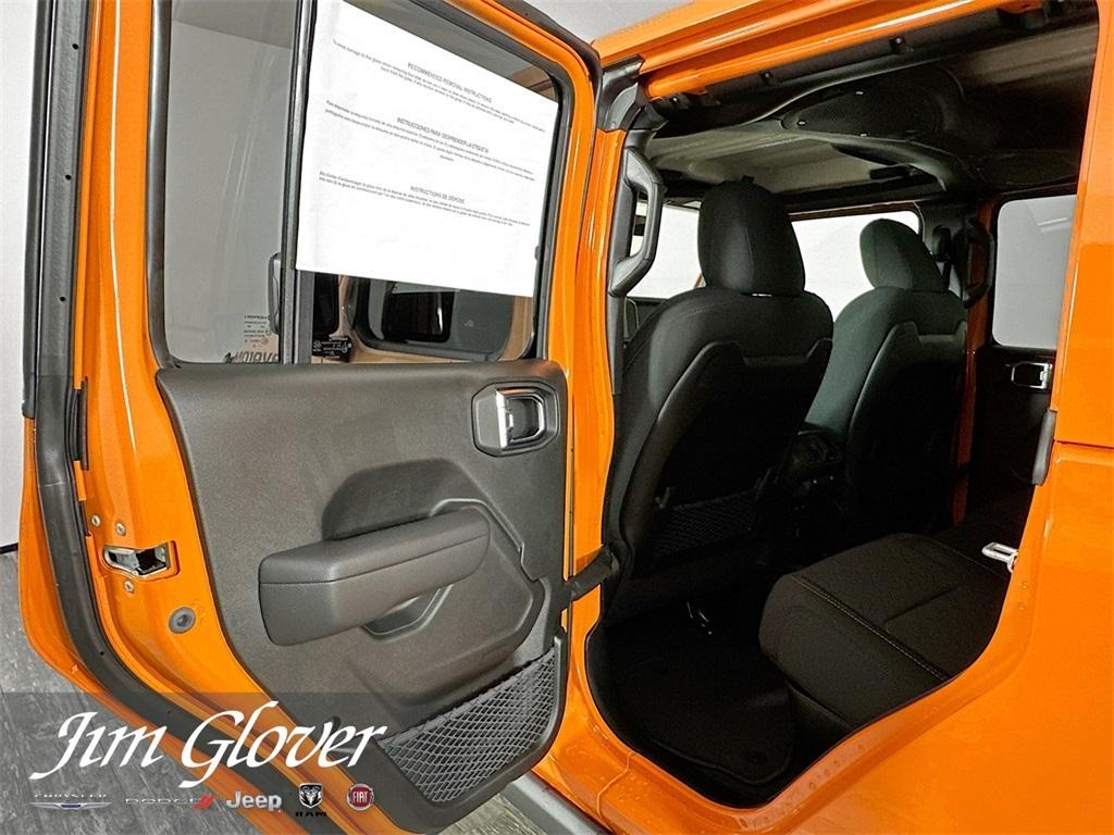 new 2025 Jeep Gladiator car, priced at $52,423