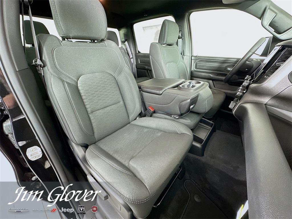 new 2025 Ram 1500 car, priced at $46,578