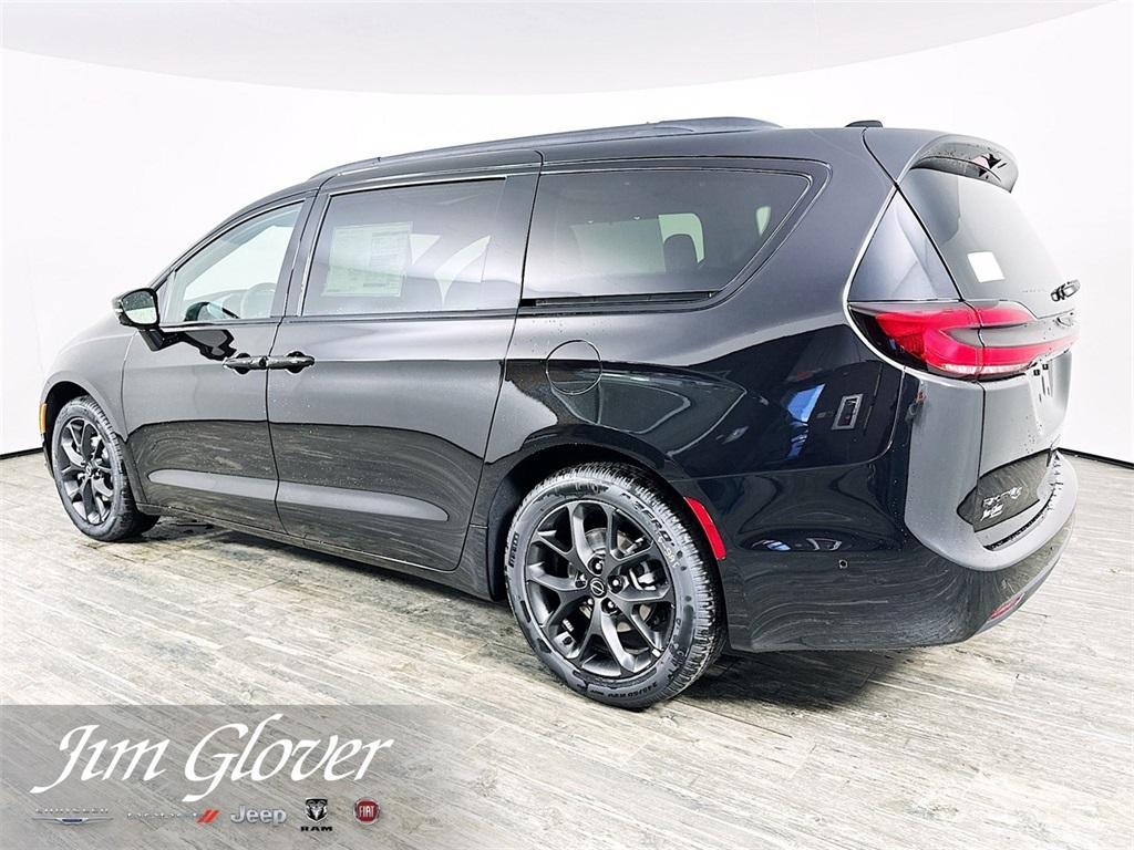 new 2025 Chrysler Pacifica car, priced at $44,265
