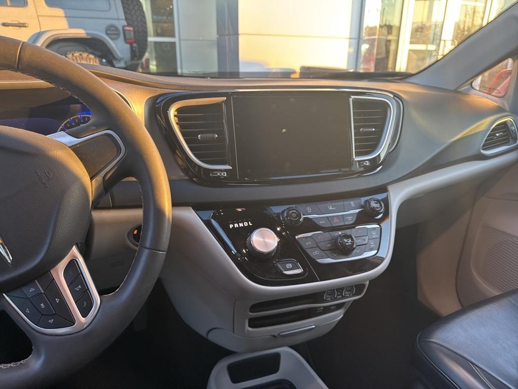 used 2022 Chrysler Pacifica car, priced at $25,297