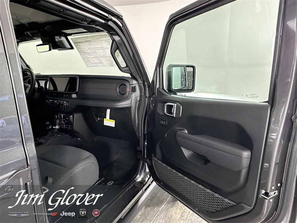 new 2025 Jeep Gladiator car, priced at $51,472