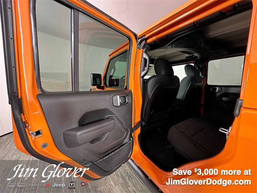 new 2025 Jeep Gladiator car, priced at $52,923