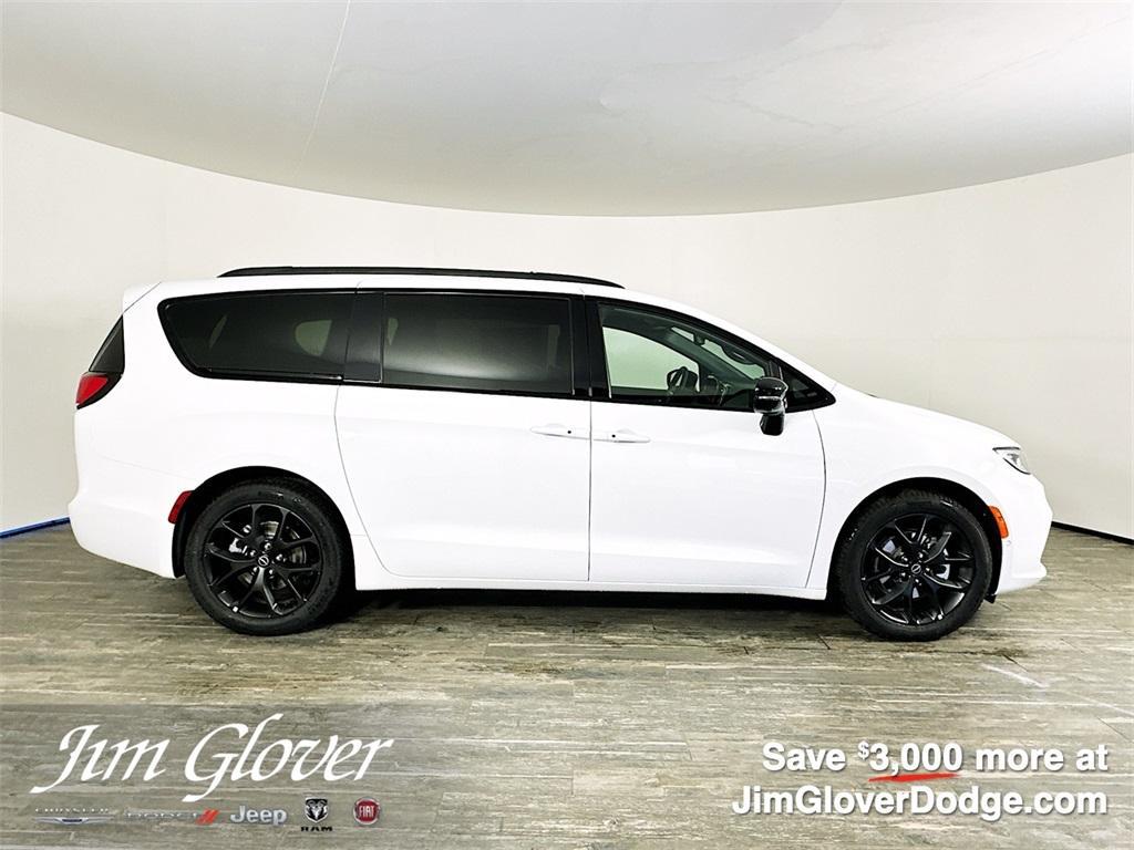 new 2026 Chrysler Pacifica car, priced at $48,453