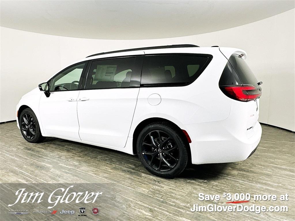 new 2026 Chrysler Pacifica car, priced at $48,453