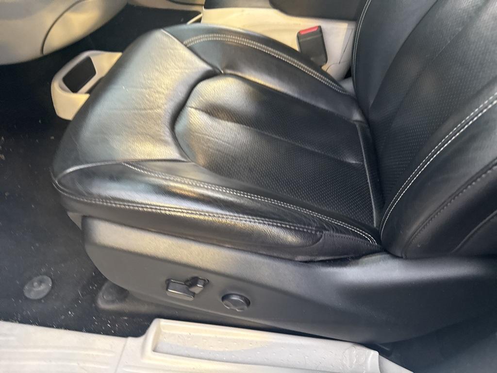 used 2022 Chrysler Pacifica car, priced at $23,805