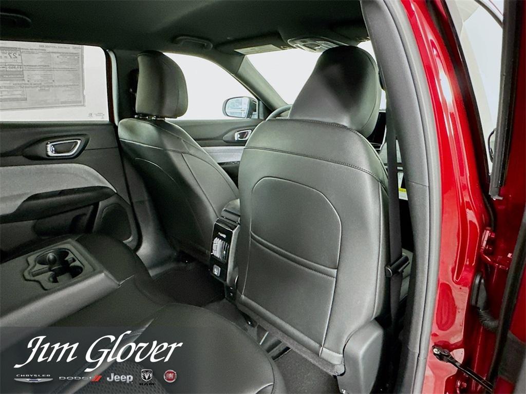 new 2025 Jeep Compass car, priced at $28,867