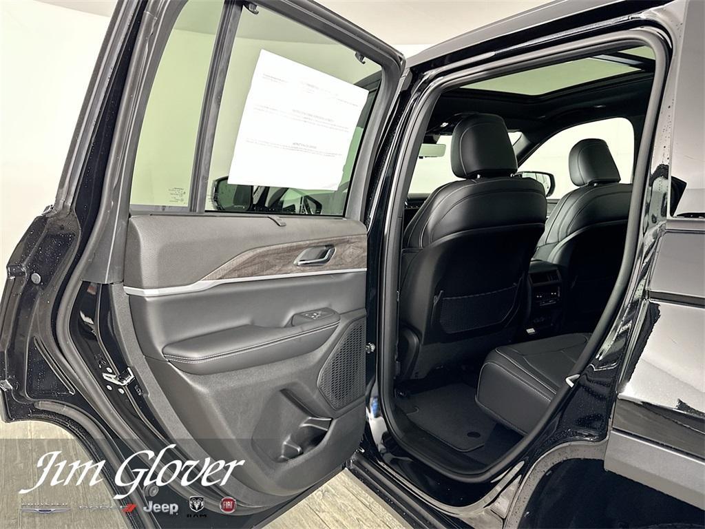 new 2025 Jeep Grand Cherokee car, priced at $47,857