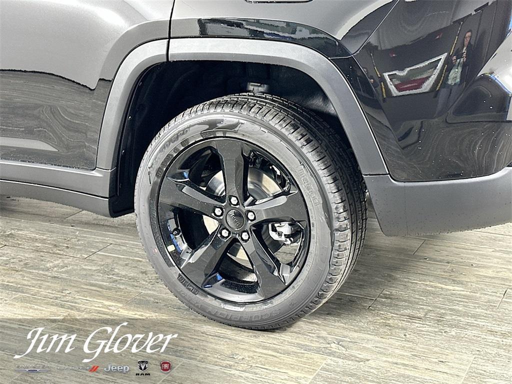 new 2025 Jeep Grand Cherokee car, priced at $47,857