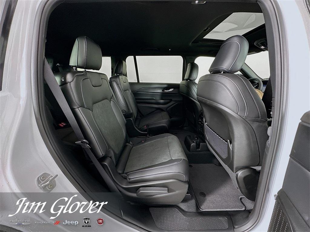 new 2025 Jeep Grand Cherokee L car, priced at $43,566
