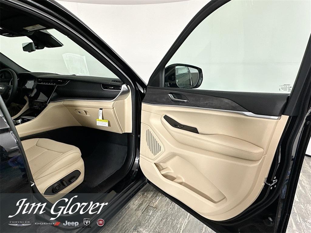 new 2025 Jeep Grand Cherokee L car, priced at $46,484