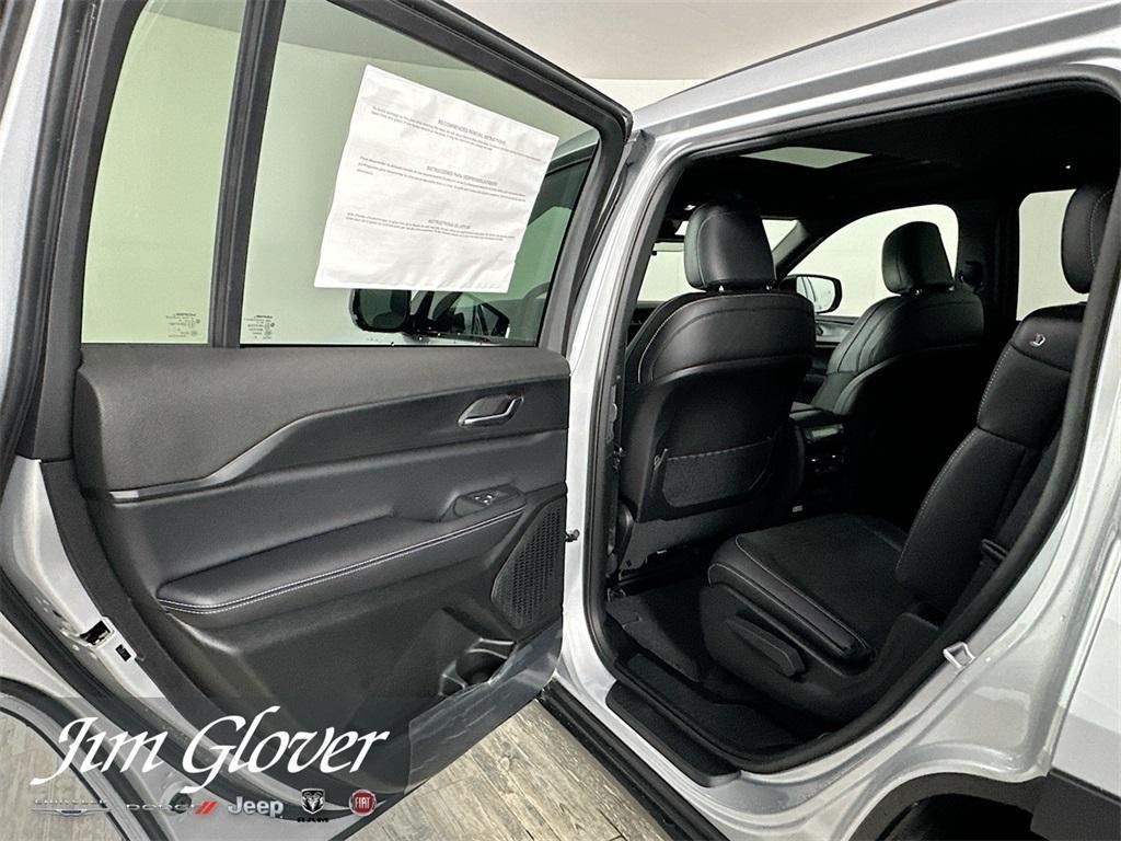 new 2025 Jeep Grand Cherokee L car, priced at $43,225