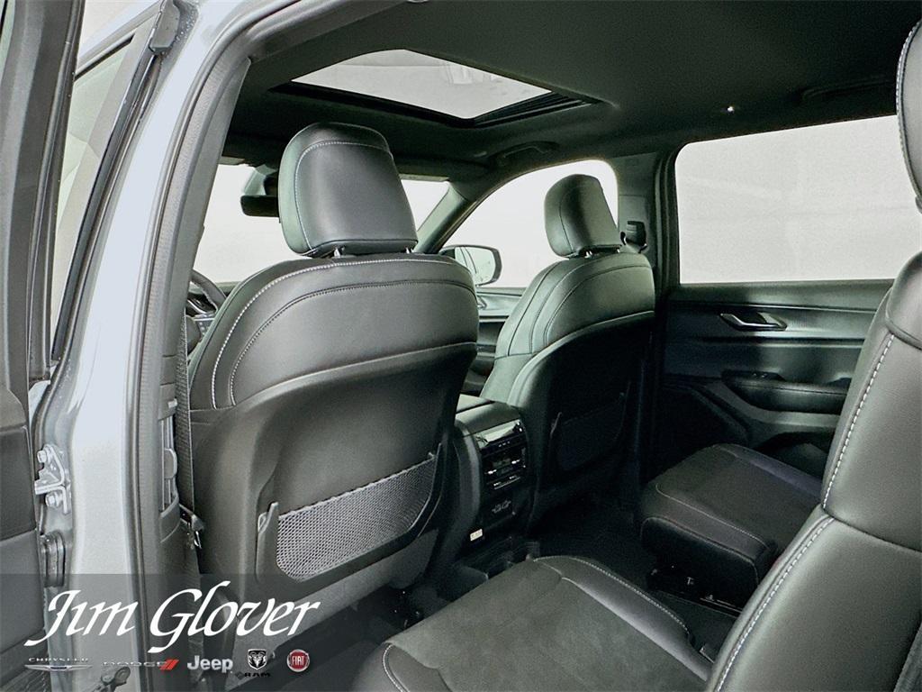 new 2025 Jeep Grand Cherokee L car, priced at $43,225