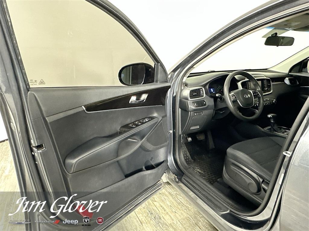 used 2020 Kia Sorento car, priced at $14,119