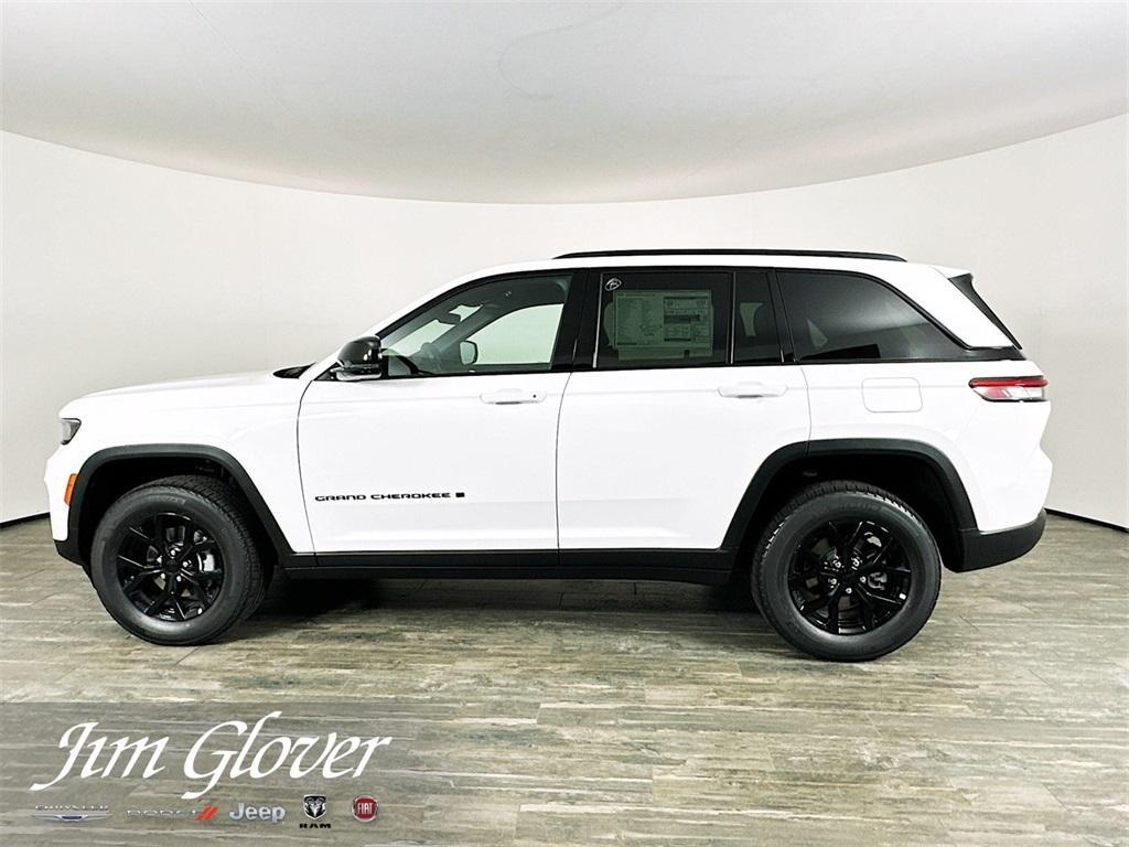 new 2025 Jeep Grand Cherokee car, priced at $40,033