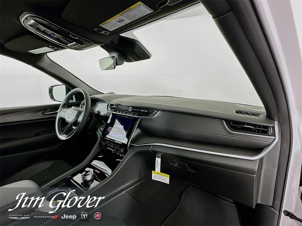 new 2025 Jeep Grand Cherokee car, priced at $40,033