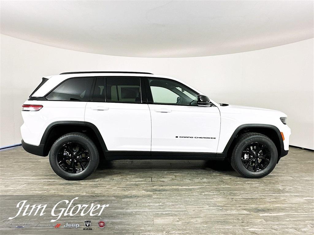 new 2025 Jeep Grand Cherokee car, priced at $40,033