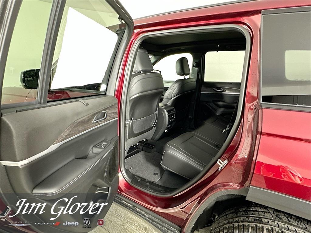 new 2025 Jeep Grand Cherokee car, priced at $49,034