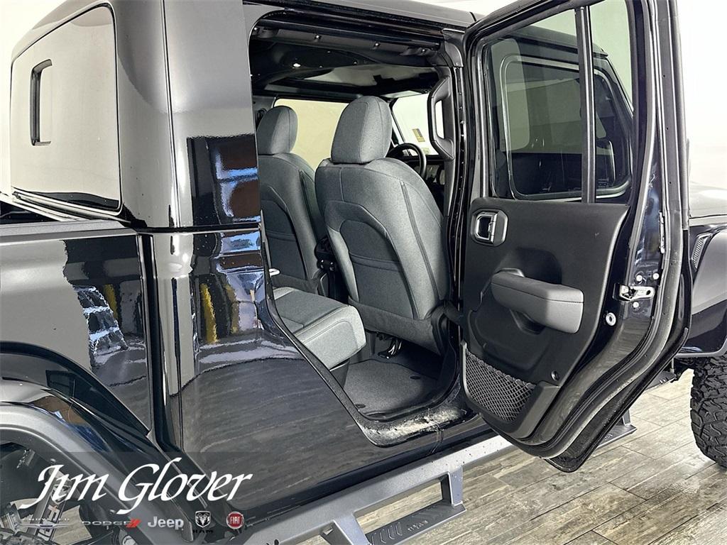 new 2025 Jeep Gladiator car, priced at $49,051