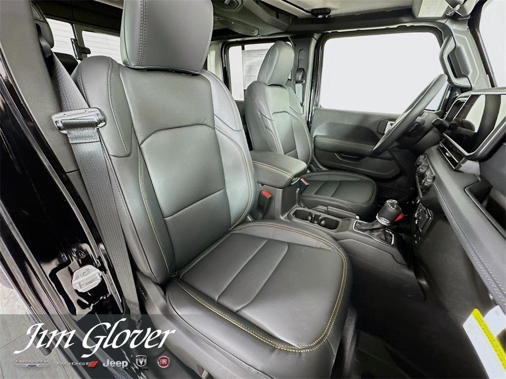 new 2025 Jeep Gladiator car, priced at $47,524