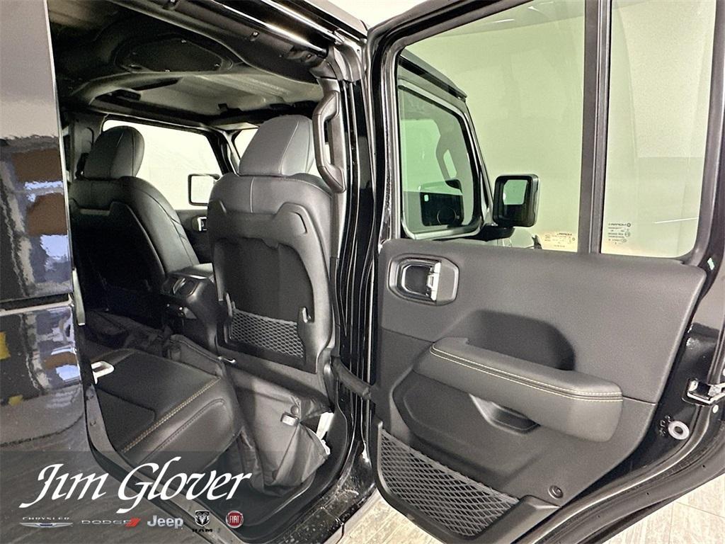 new 2025 Jeep Gladiator car, priced at $47,524