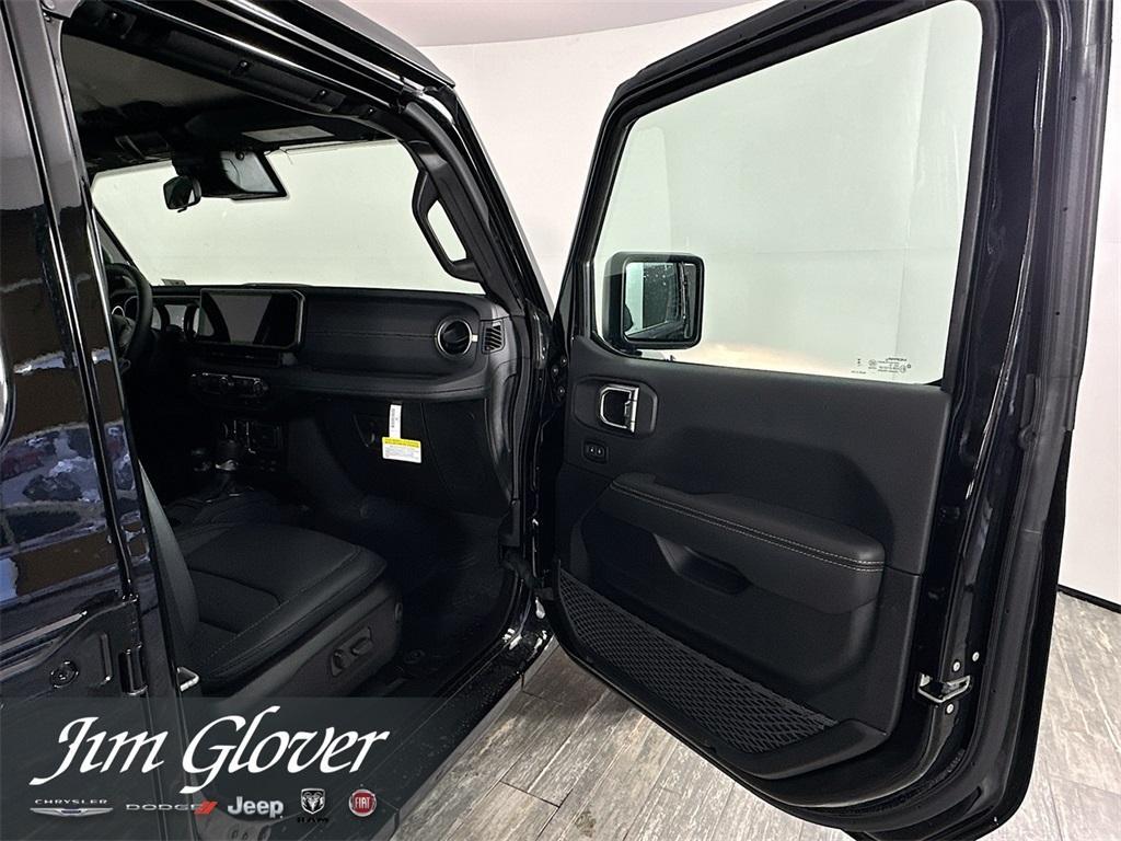 new 2025 Jeep Gladiator car, priced at $47,524