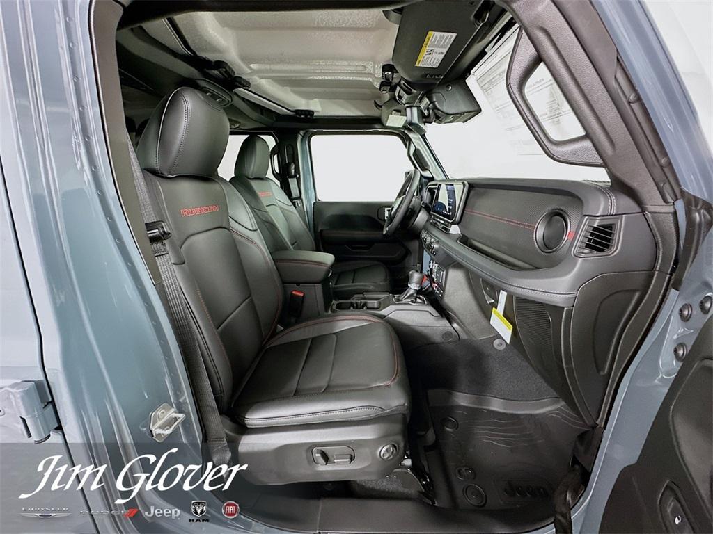 new 2025 Jeep Gladiator car, priced at $53,575