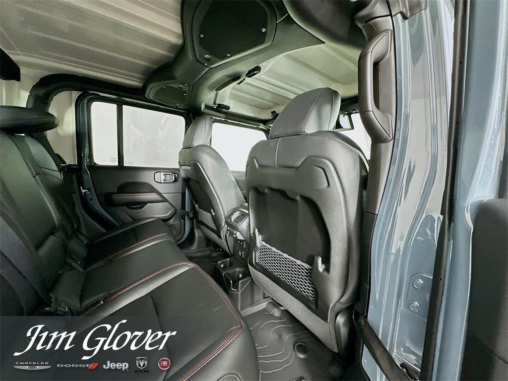 new 2025 Jeep Gladiator car, priced at $53,575