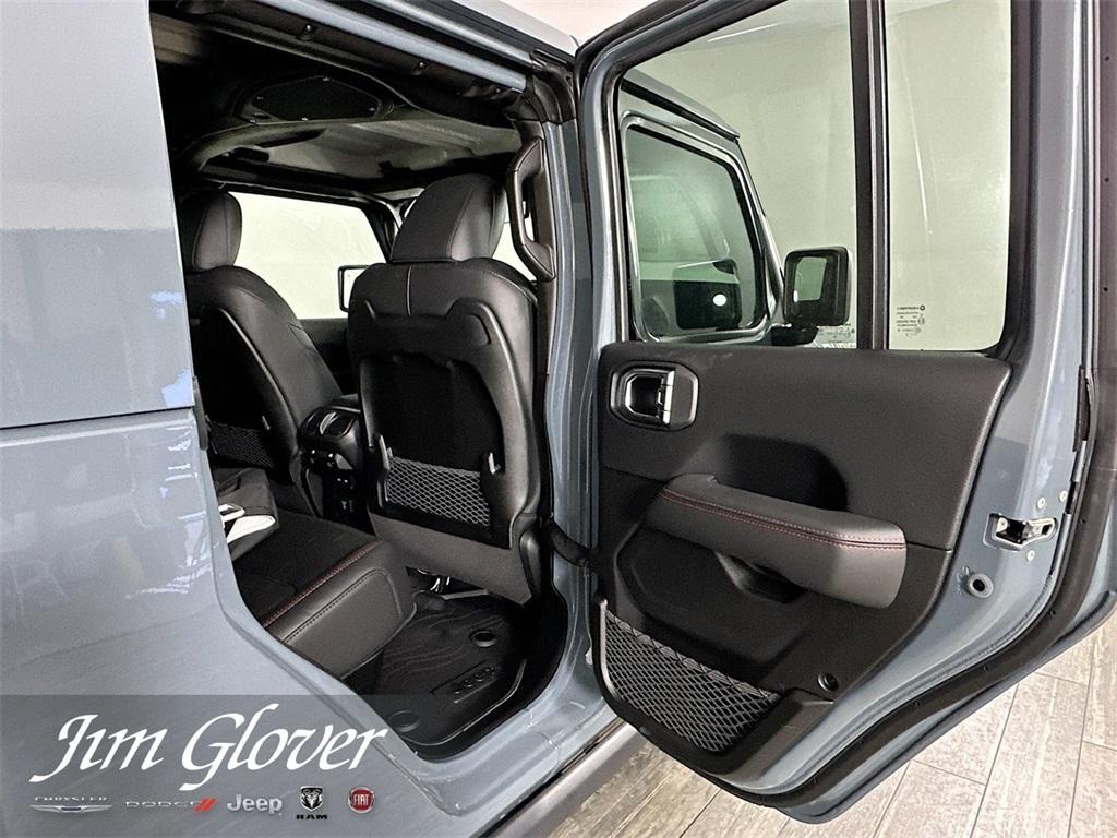 new 2025 Jeep Gladiator car, priced at $53,575