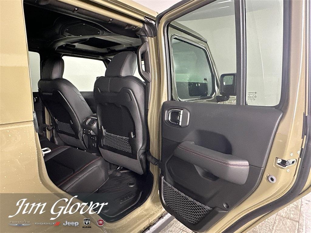 new 2025 Jeep Gladiator car, priced at $53,234