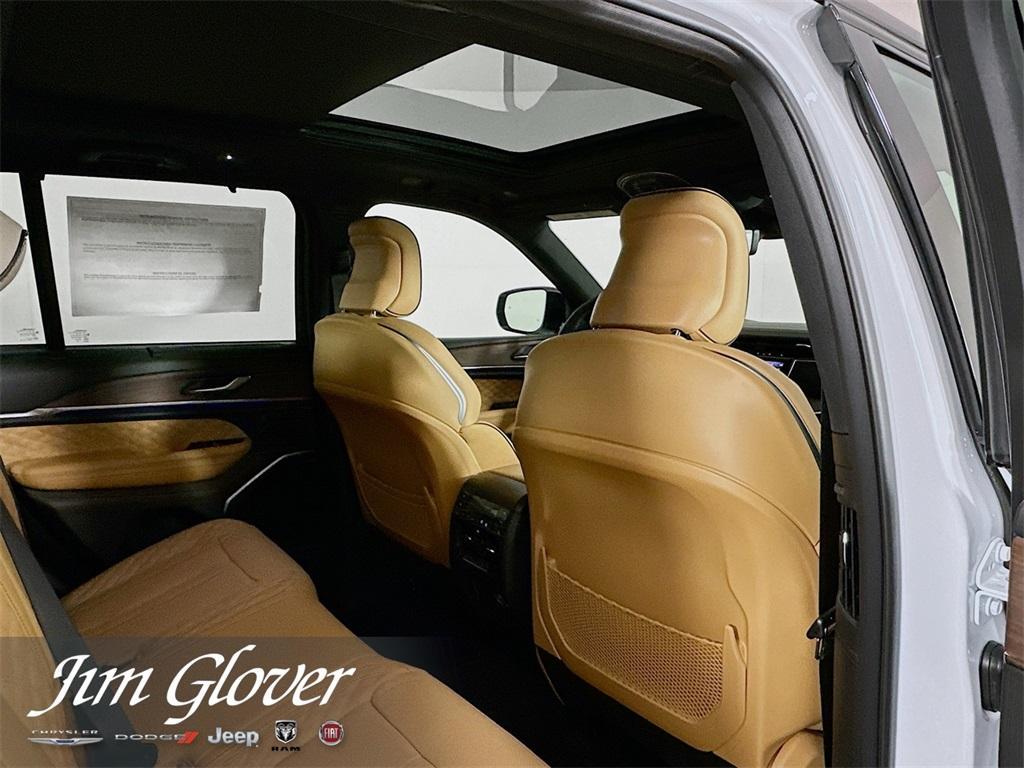 new 2025 Jeep Grand Cherokee car, priced at $60,030