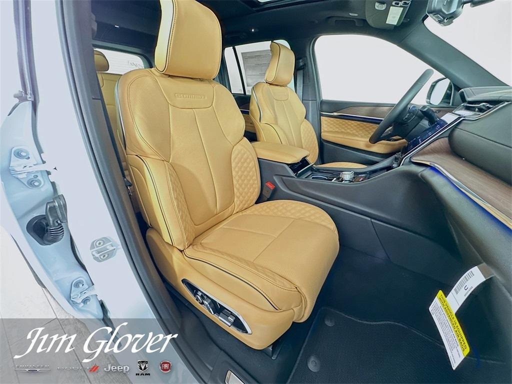 new 2025 Jeep Grand Cherokee car, priced at $60,030