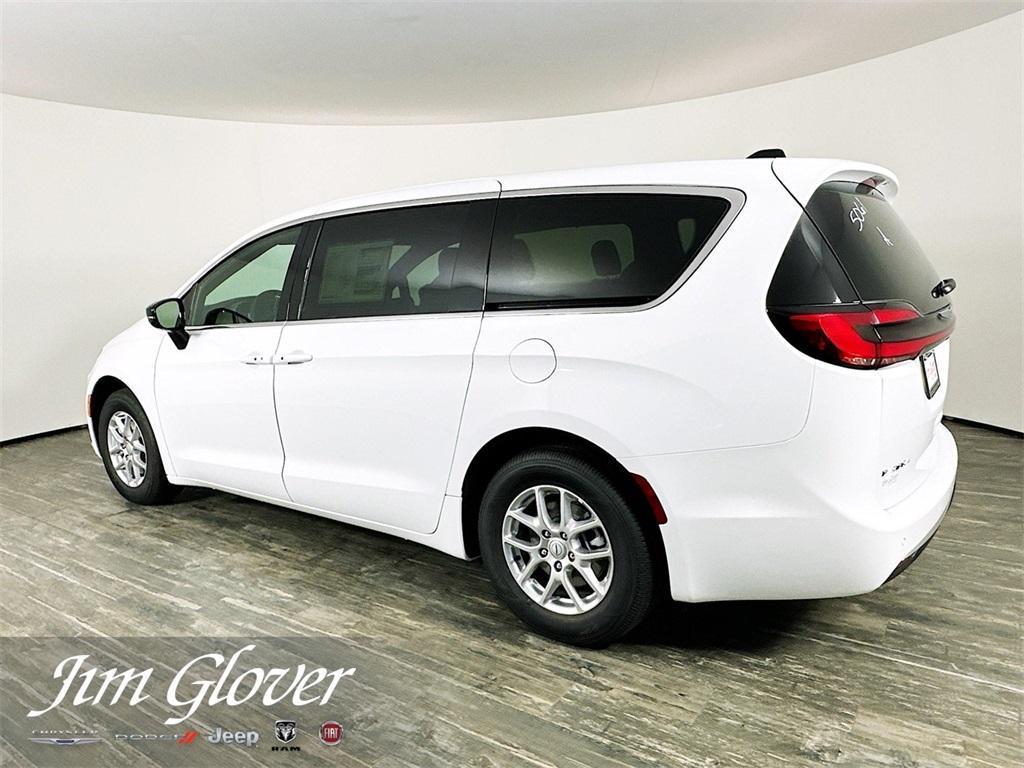 new 2025 Chrysler Pacifica car, priced at $40,521