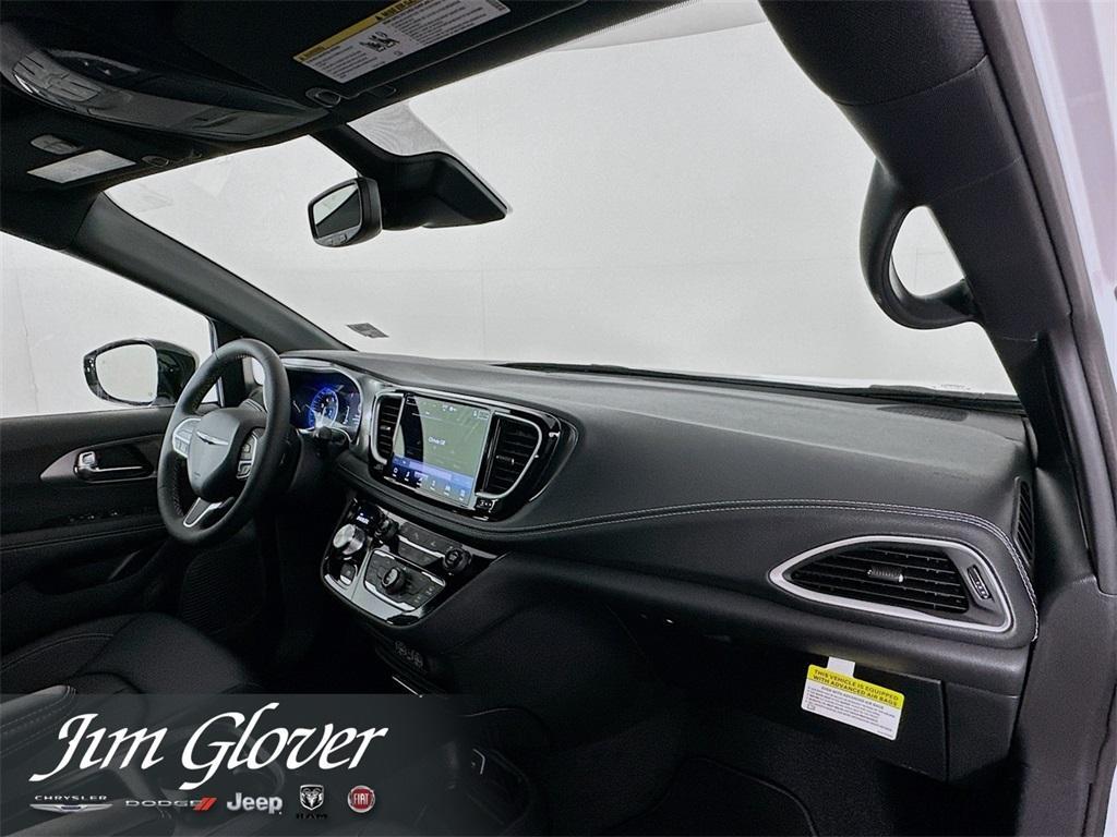 new 2025 Chrysler Pacifica car, priced at $40,521