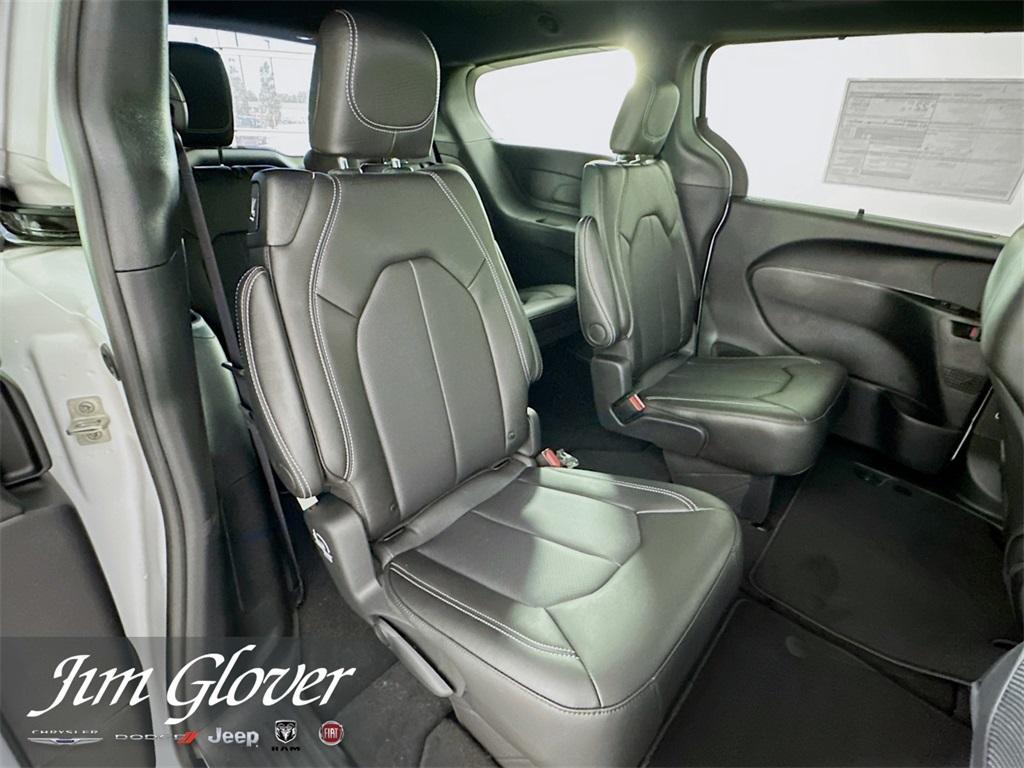 new 2025 Chrysler Pacifica car, priced at $40,521