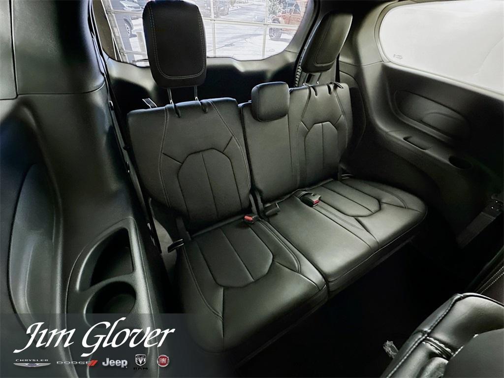 new 2025 Chrysler Pacifica car, priced at $40,521