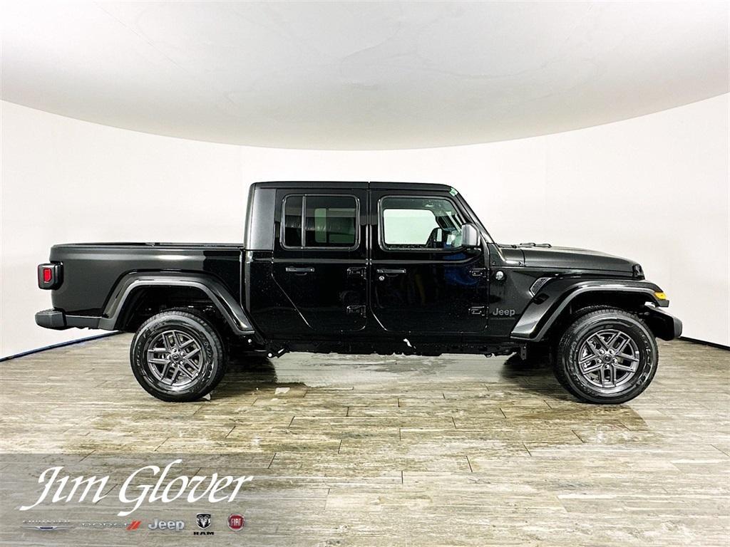 new 2025 Jeep Gladiator car, priced at $43,760