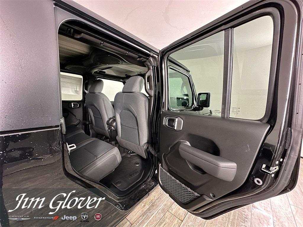 new 2025 Jeep Gladiator car, priced at $43,760