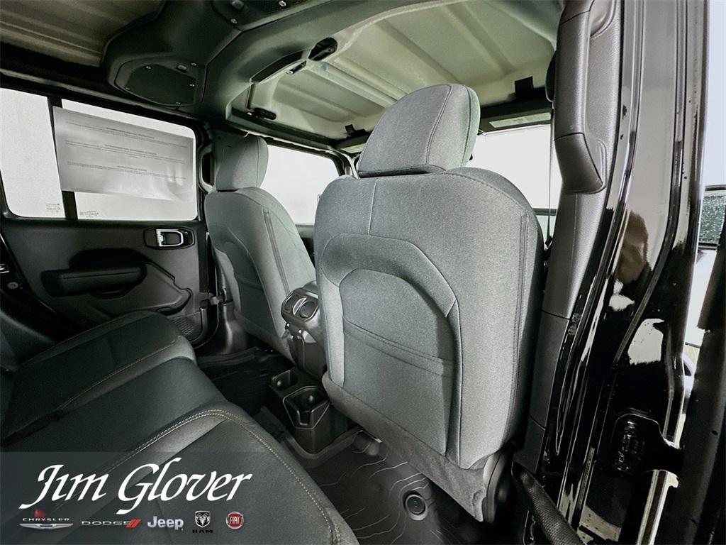 new 2025 Jeep Gladiator car, priced at $43,760