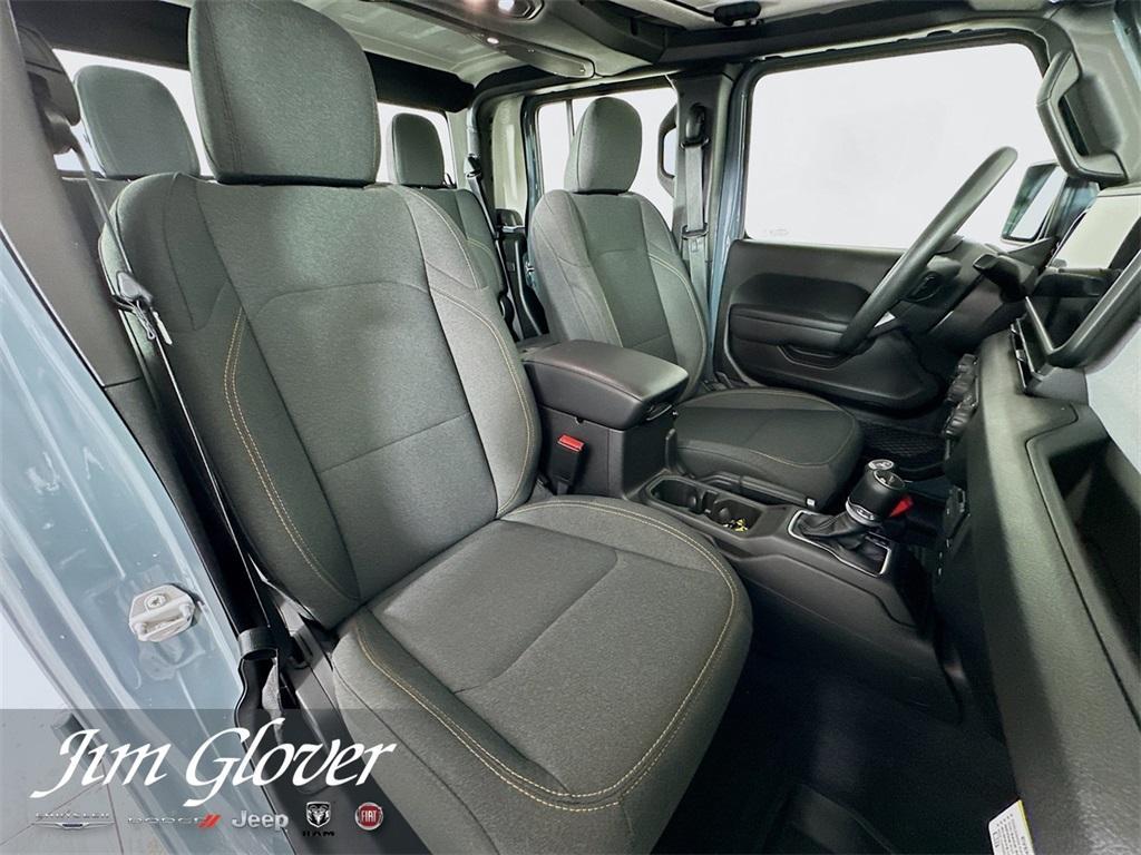 new 2025 Jeep Gladiator car, priced at $35,929