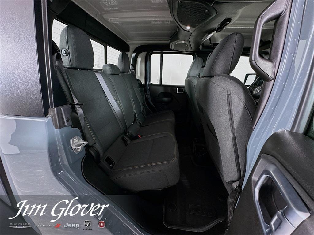 new 2025 Jeep Gladiator car, priced at $35,929