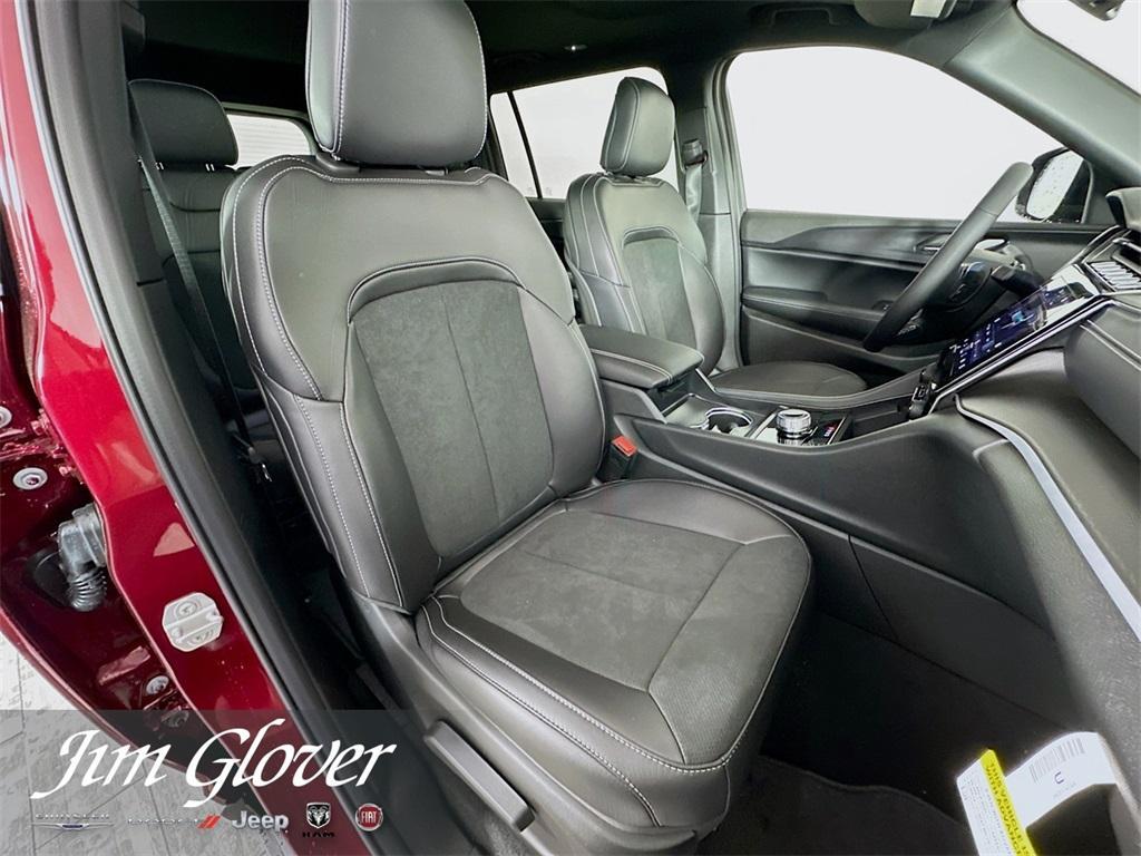 new 2025 Jeep Grand Cherokee L car, priced at $41,638