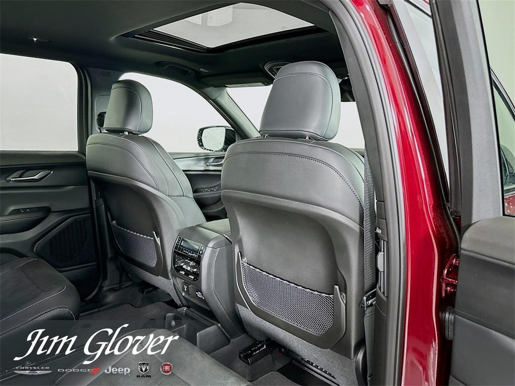 new 2025 Jeep Grand Cherokee L car, priced at $41,638