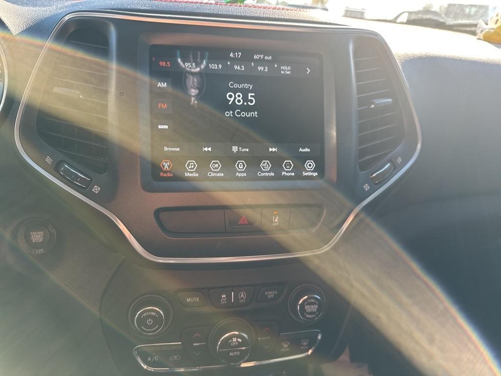 used 2022 Jeep Cherokee car, priced at $21,357