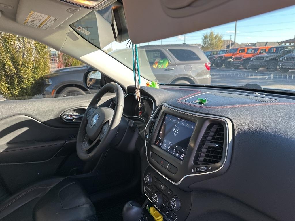 used 2022 Jeep Cherokee car, priced at $21,357