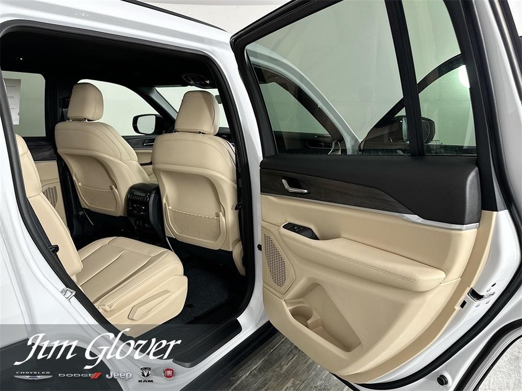 new 2025 Jeep Grand Cherokee L car, priced at $45,389