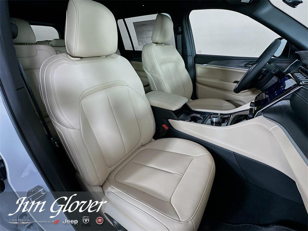 new 2025 Jeep Grand Cherokee L car, priced at $45,389