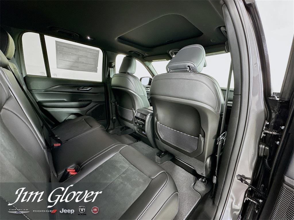 new 2025 Jeep Grand Cherokee car, priced at $39,432