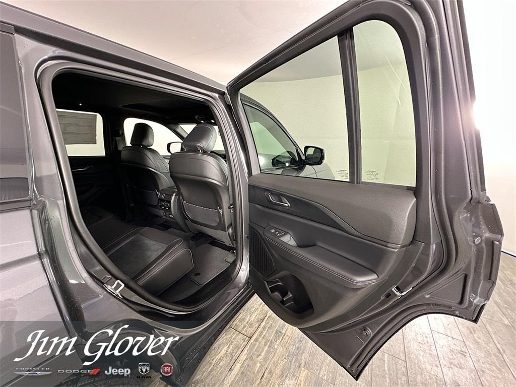 new 2025 Jeep Grand Cherokee car, priced at $39,432