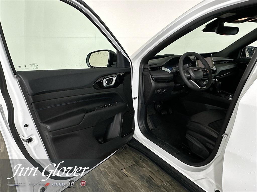 new 2025 Jeep Compass car, priced at $25,760